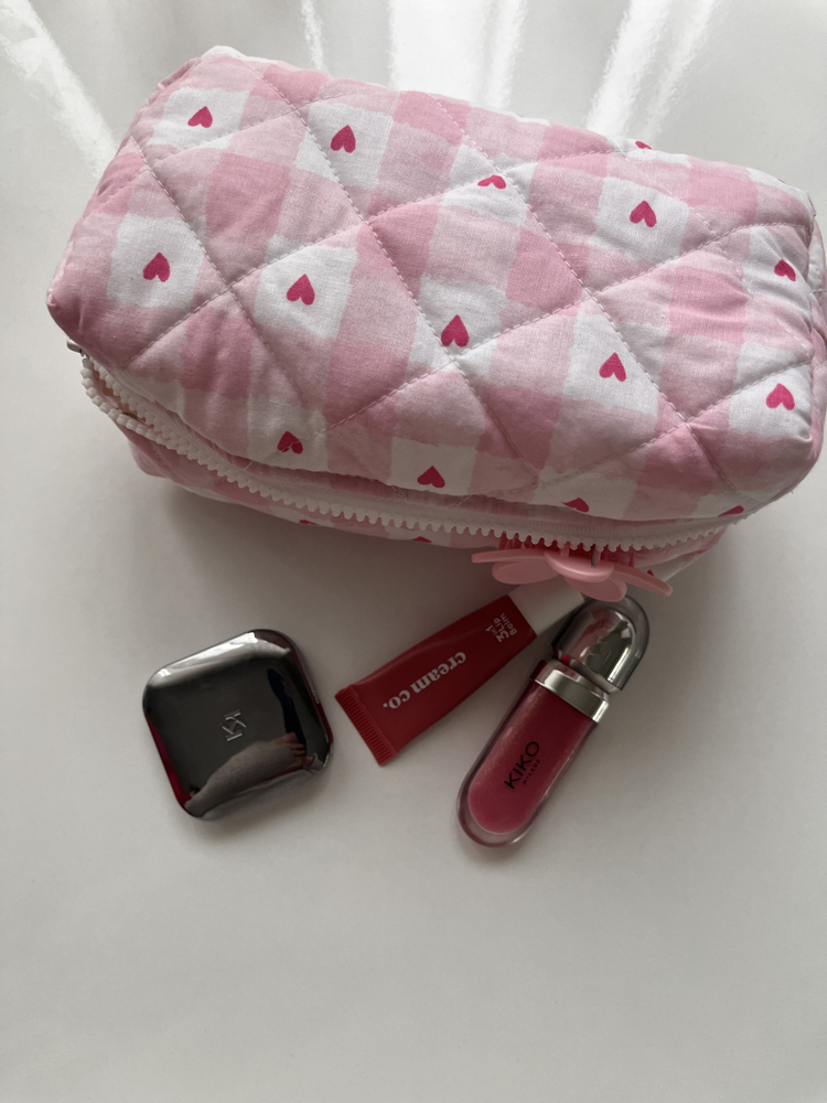 Pembe kalp makyaj çantası