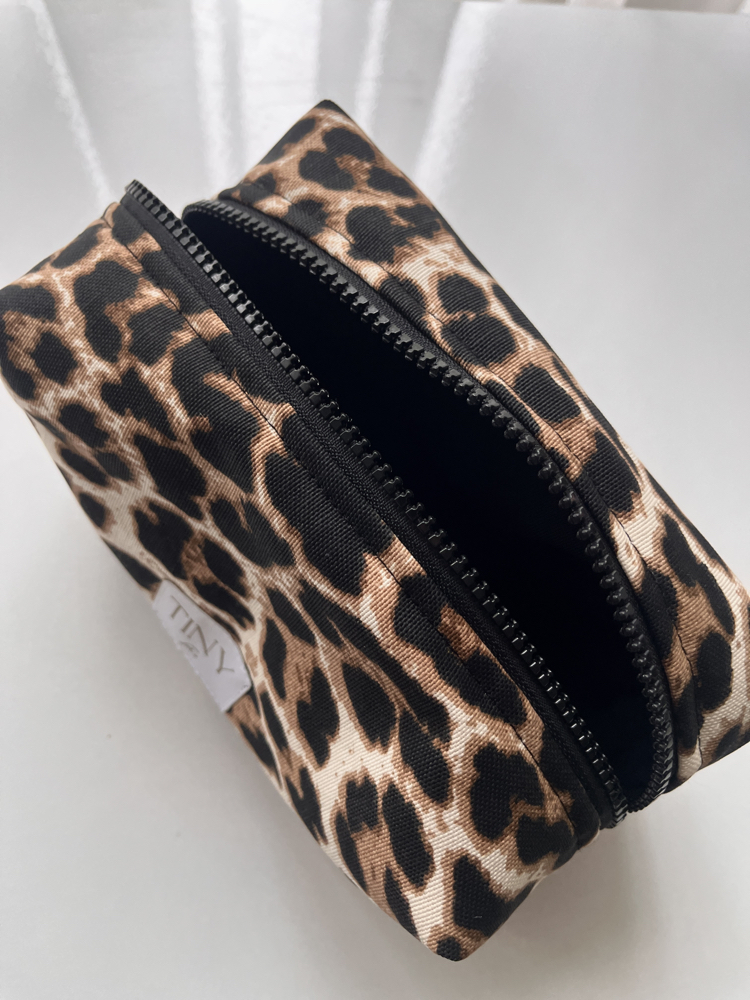 Leopar makyaj çantası