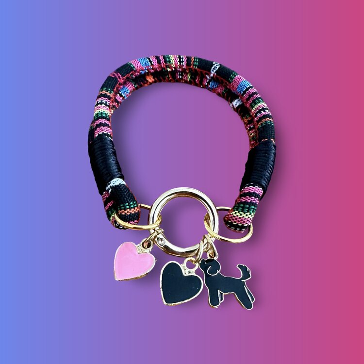 Tokyo Paw Co Kedi Köpek Charmlı Kolye - Siyah Köpek ve Kalpler