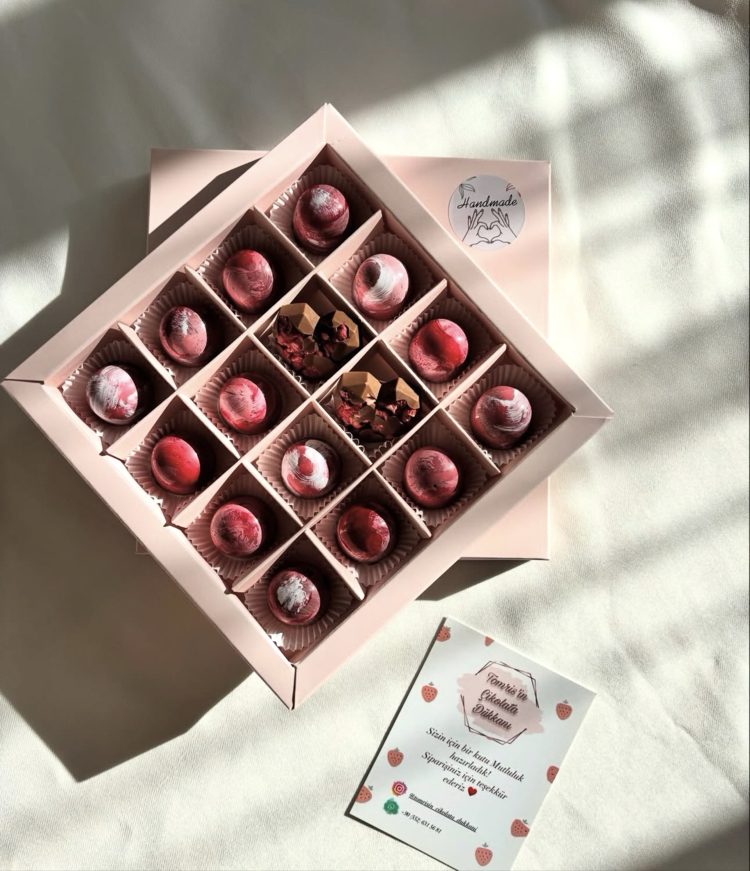 Çilek Dolgulu BonBon!