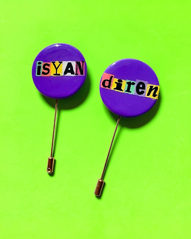 8 Mart yaka iğnesi