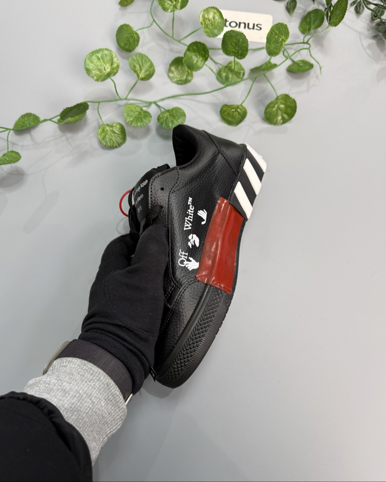 Off-White siyah sneakers 