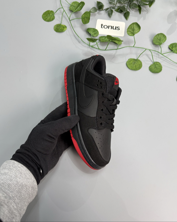 Nike dunk süet siyah kırmızı 