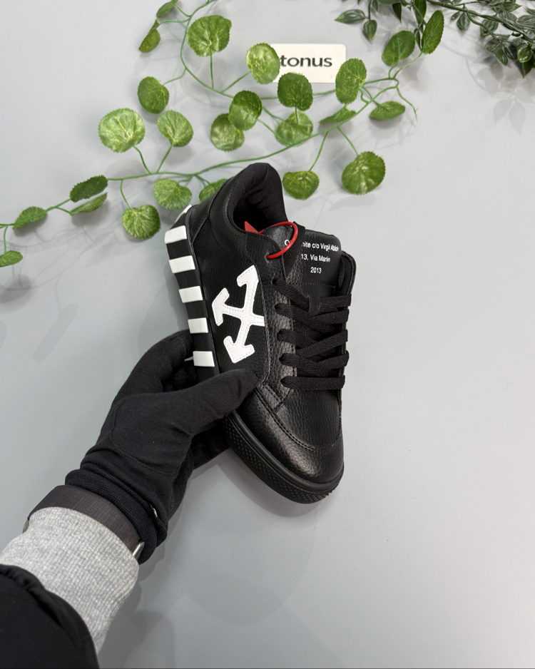 Off-White siyah sneakers 