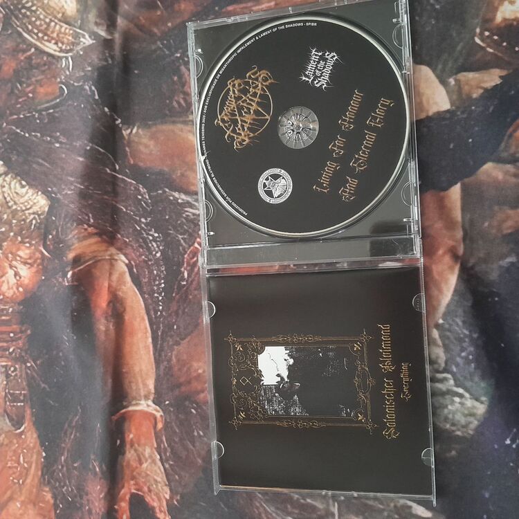 Lunares Tenebris - Living for Honour and Eternal Glory