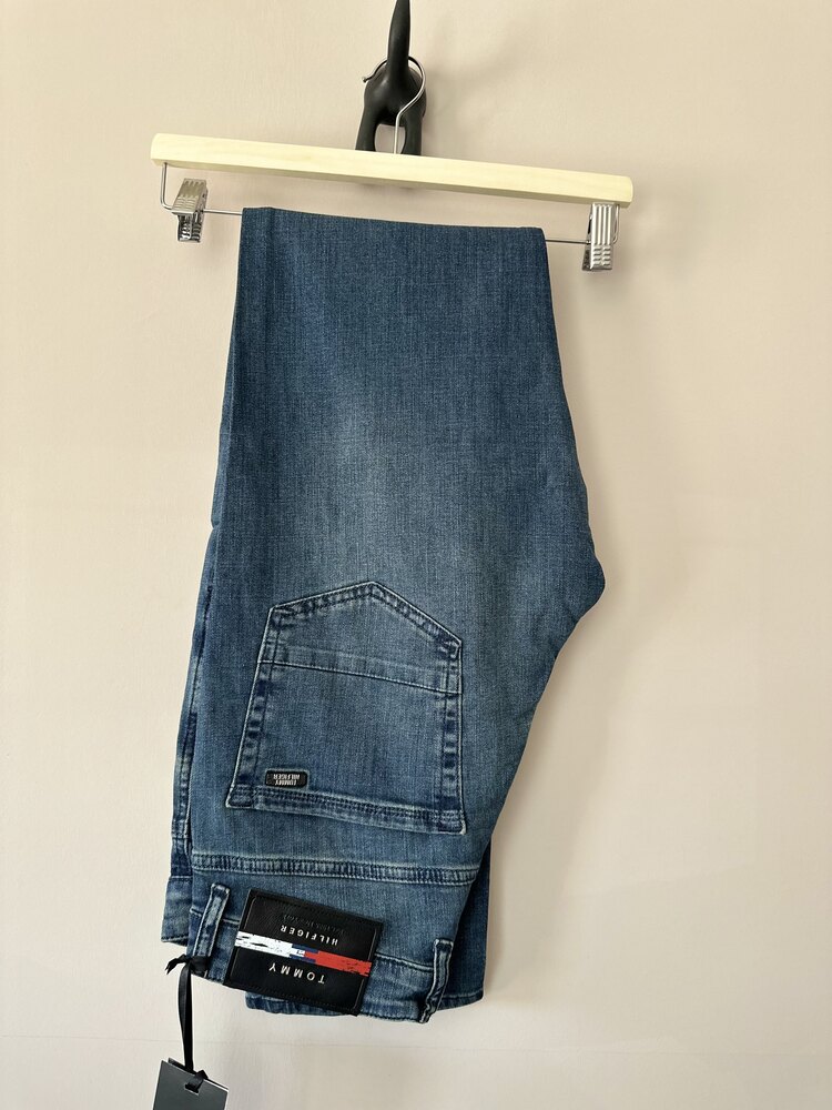 TOMMY HİLFİGER
