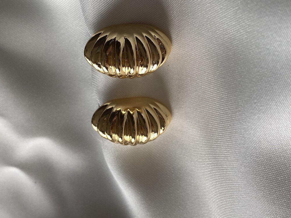 Gold istiridye desen küpe