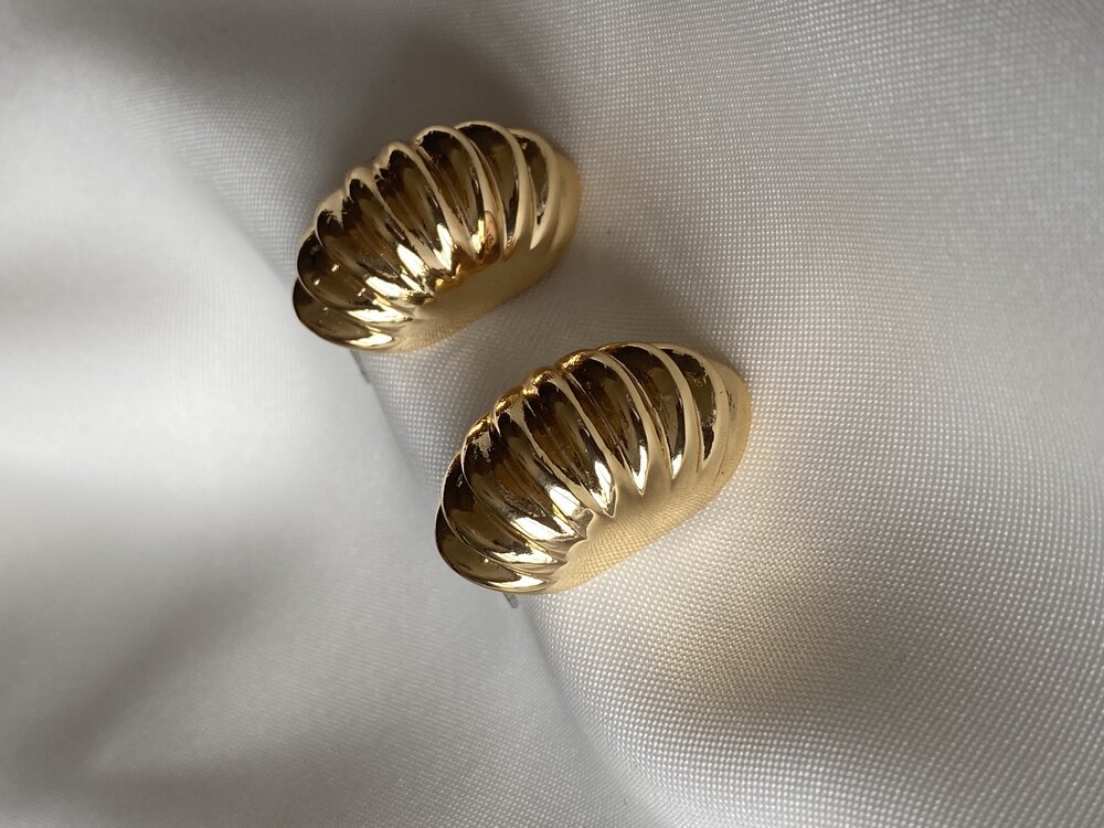 Gold istiridye desen küpe
