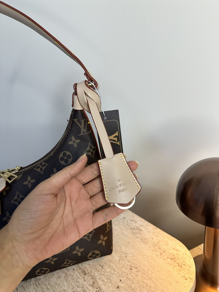 Louis Vuitton büyük çanta