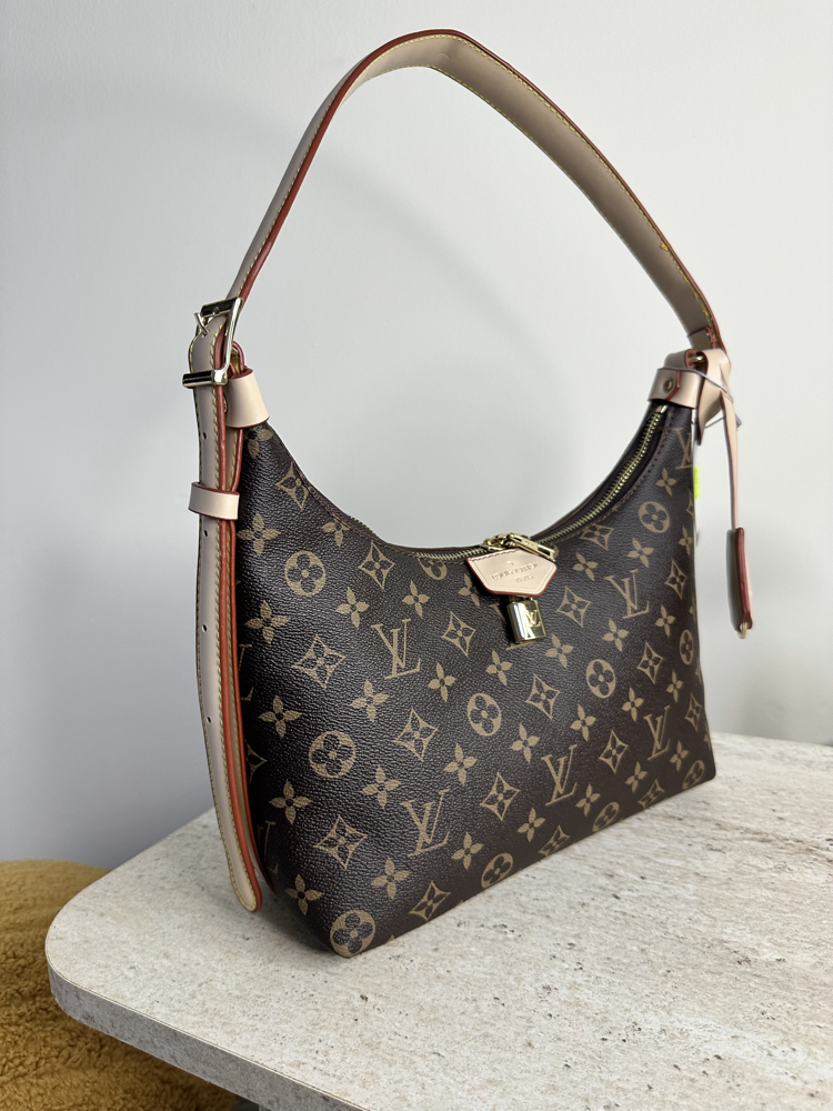 Louis Vuitton büyük çanta