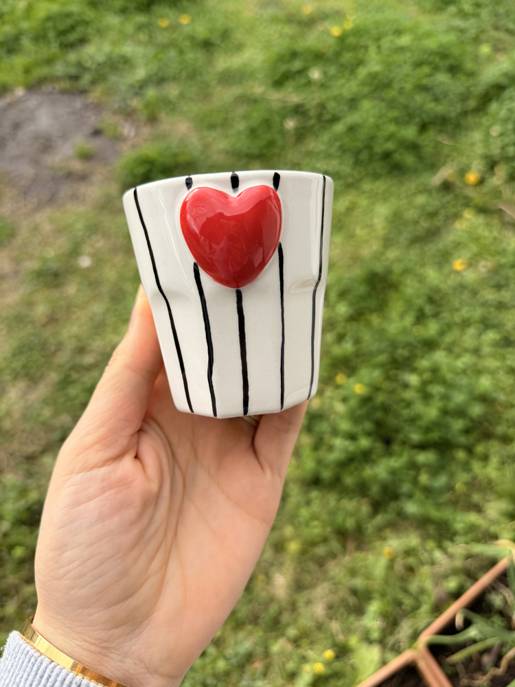180 ml dikey çizgili kulpsuz fincan