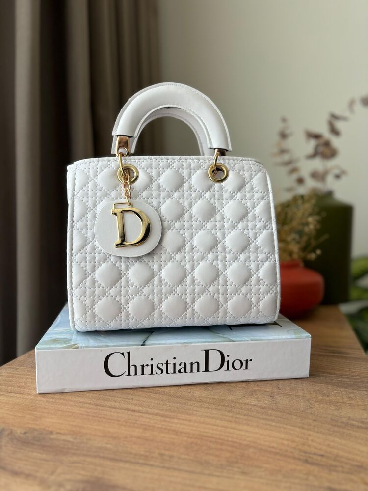 Dior beyaz canta
