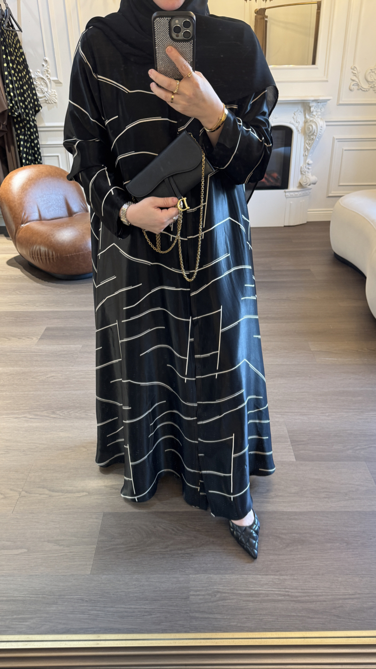 Noir Linea abaya