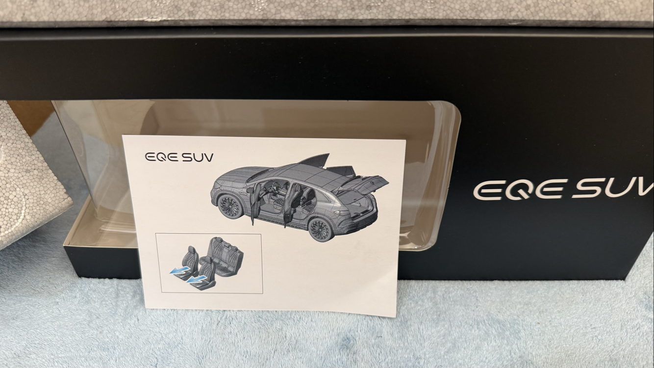 MERCEDES SIFIR ORİJİNAL EQE 1/18 MODEL ARABA