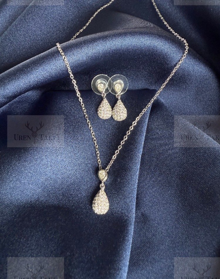Özel Seri 316 Gumus Zirkon Tas Damla Model Set 