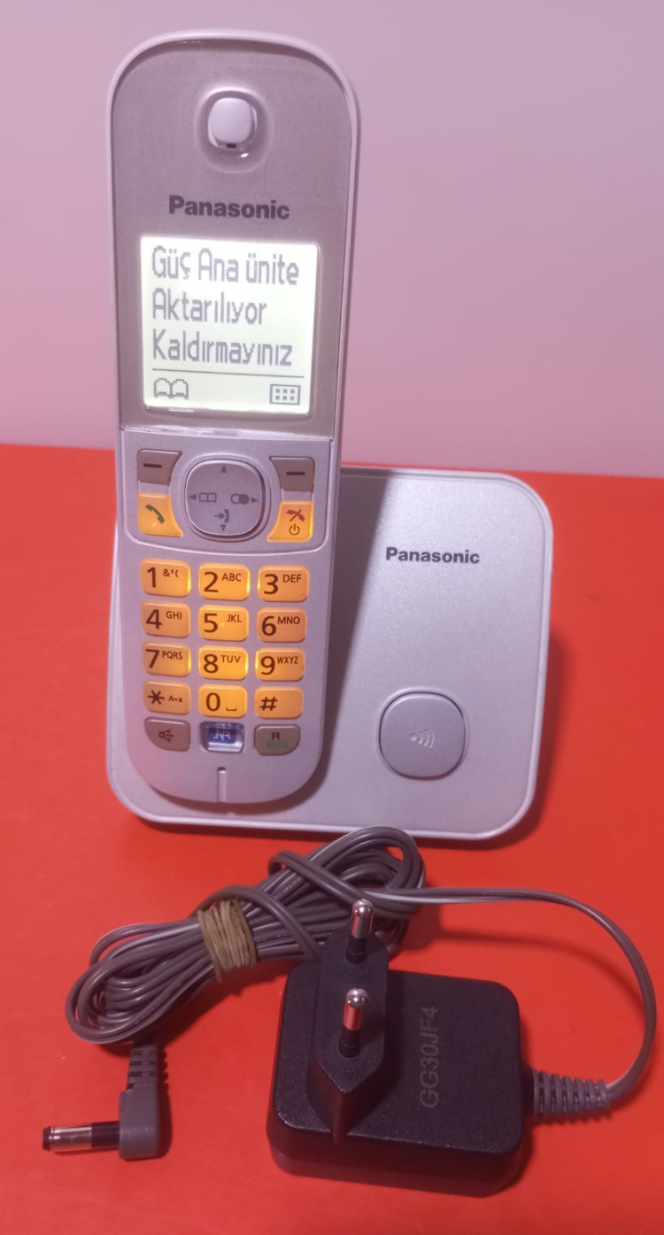 Panasonic KX-TG6811 Telsiz Telefon (Üst model - Yeni gibi - Yeni ayarında pillerle)