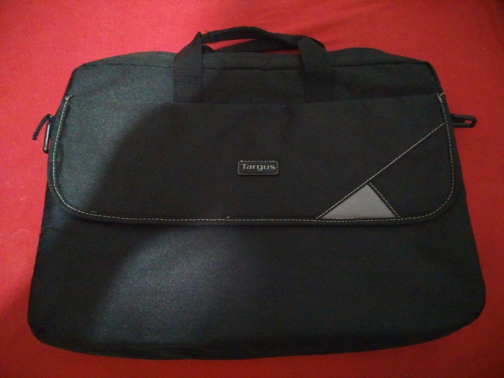 Targus Intellect TBT239EU 15.6” Laptop Çantası ( Yeni gibi , Kaliteli )