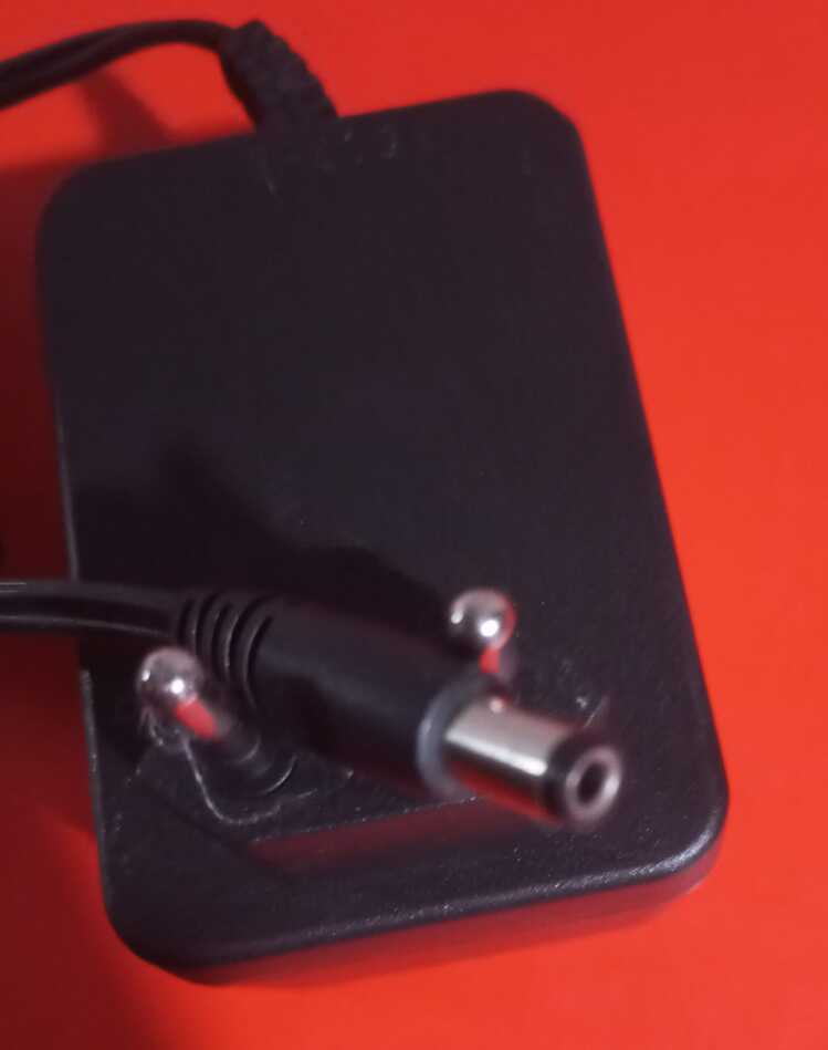 DVE 12 Volt 1 A DC Trafolu Adaptör (Kaliteli , Dayanıklı , Standart uçlu , İkinci El)
