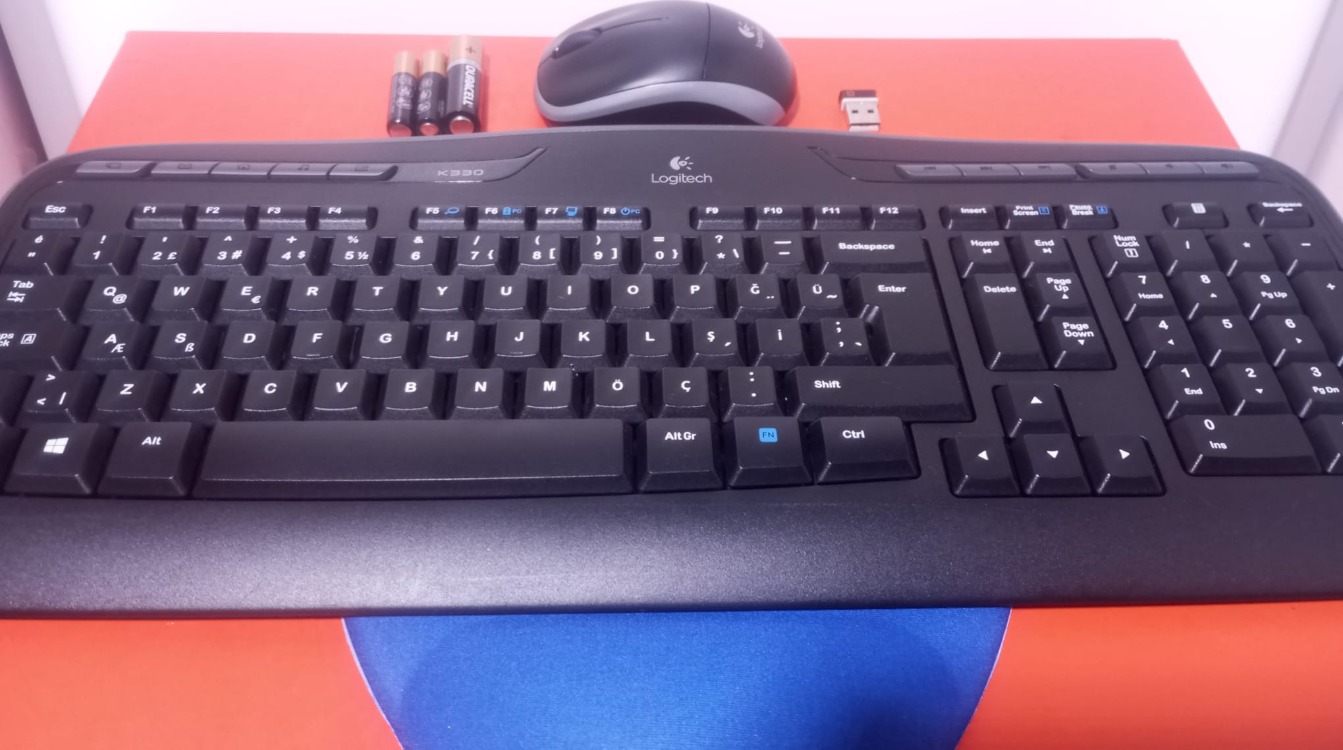 Logitech Kablosuz Unifying K330 Klavye M180 Mouse (Kaliteli - Çok temiz - Pil ve pad hediye )