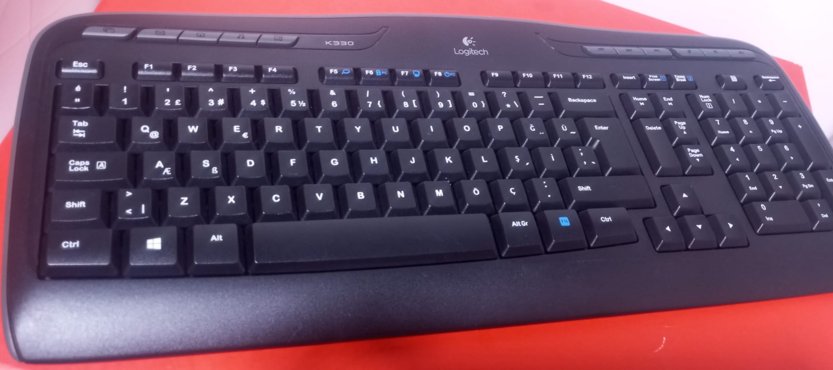 Logitech Kablosuz Unifying K330 Klavye M180 Mouse (Kaliteli - Çok temiz - Pil ve pad hediye )