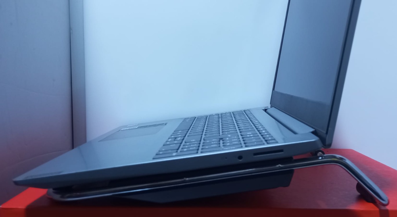 ADDISON Tek Fanlı Işıklı Notebook Laptop Soğutucu Fan ve Stand (Hafif sesli)