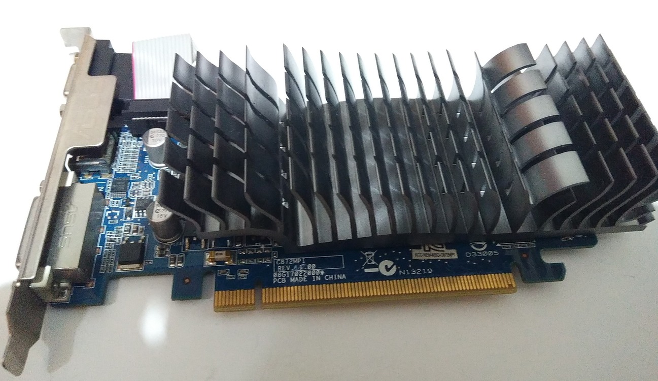 Asus Nvidia Geforce 210 1Gb DDR3 Ekran Kartı (Sorunsuz , Ücretsiz Kargo)