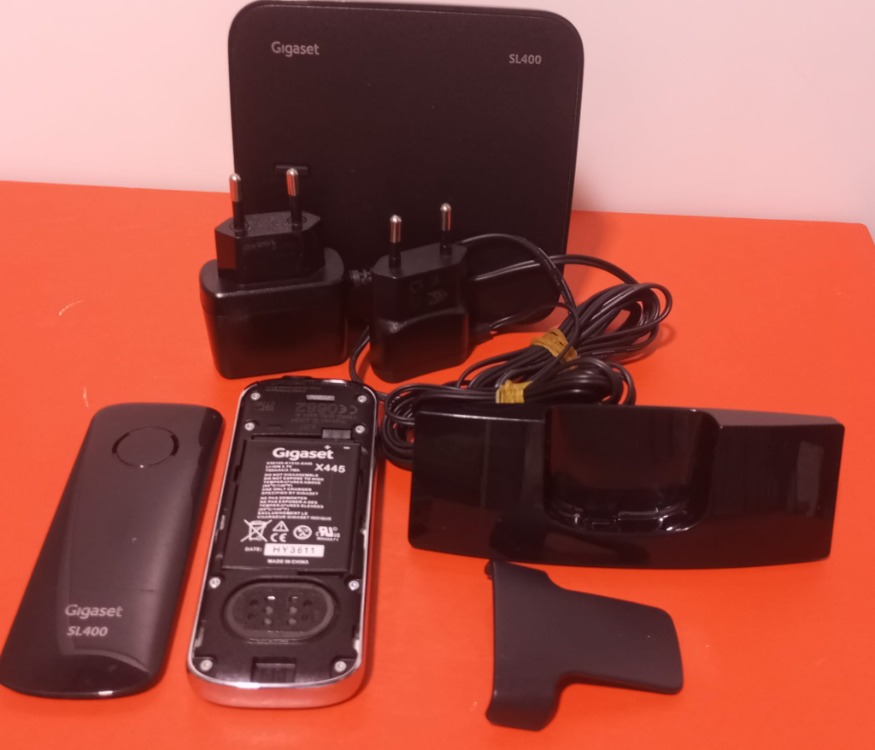 Gigaset SL400 Telsiz Telefon ve Baz istasyonu (Prof. Model ,Renkli ekran , Sorunsuz)