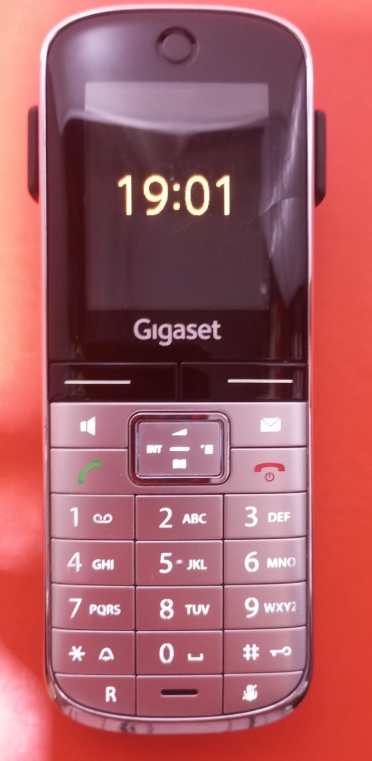 Gigaset SL400 Telsiz Telefon ve Baz istasyonu (Prof. Model ,Renkli ekran , Sorunsuz)