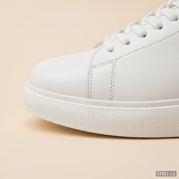 Beyaz sneaker