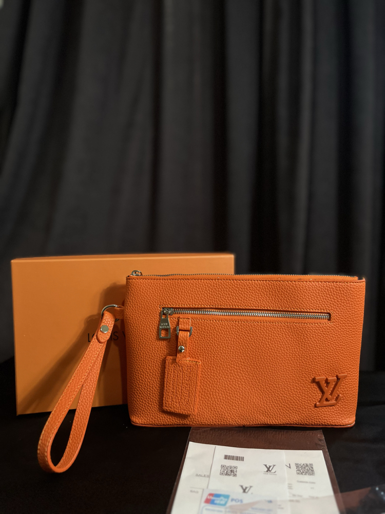 LOUIS VOUITTON Turuncu El Portföyü 