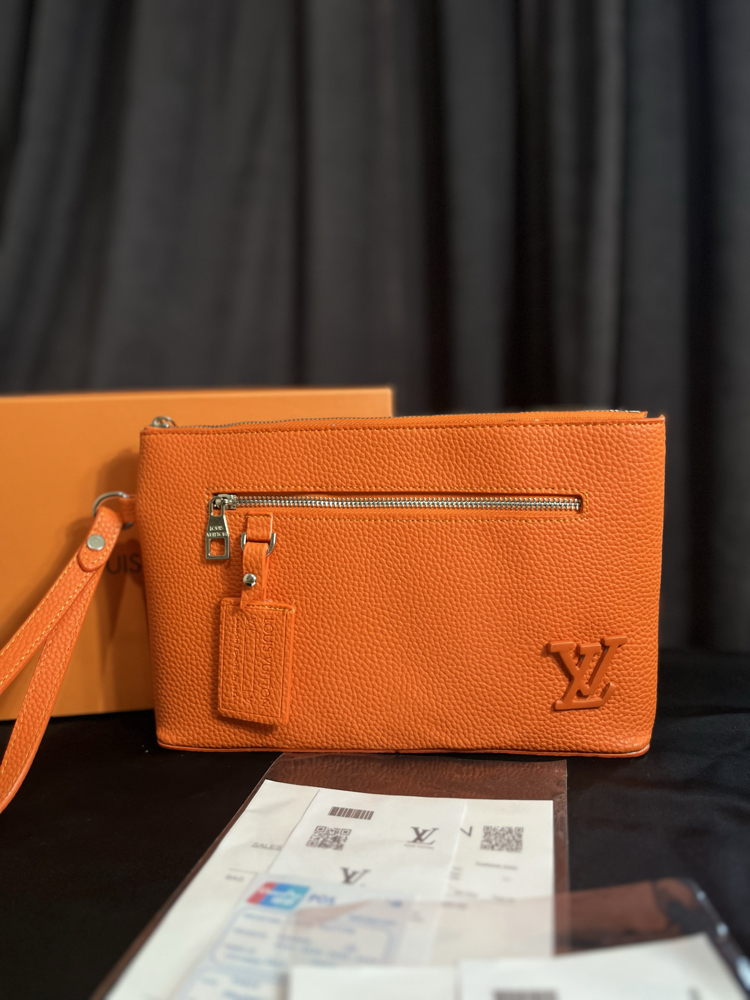 LOUIS VOUITTON Turuncu El Portföyü 