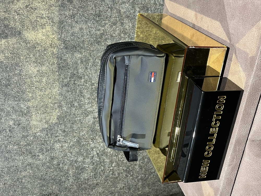 TOMMY HILFIGER EL ÇANTASI