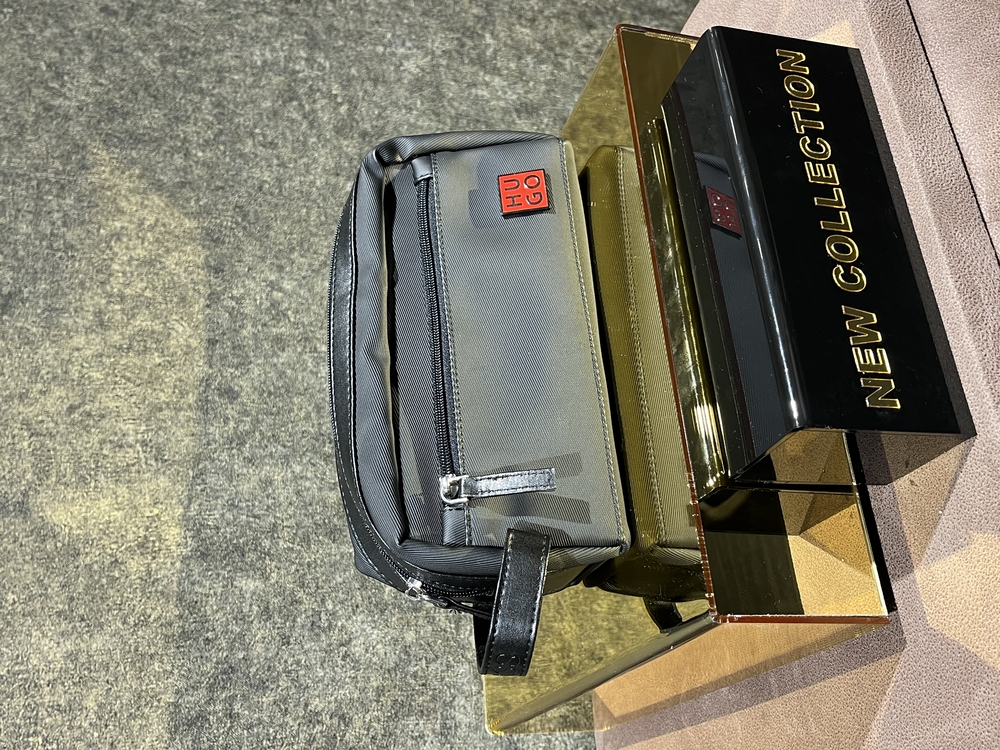 HUGO BOSS EL ÇANTASI