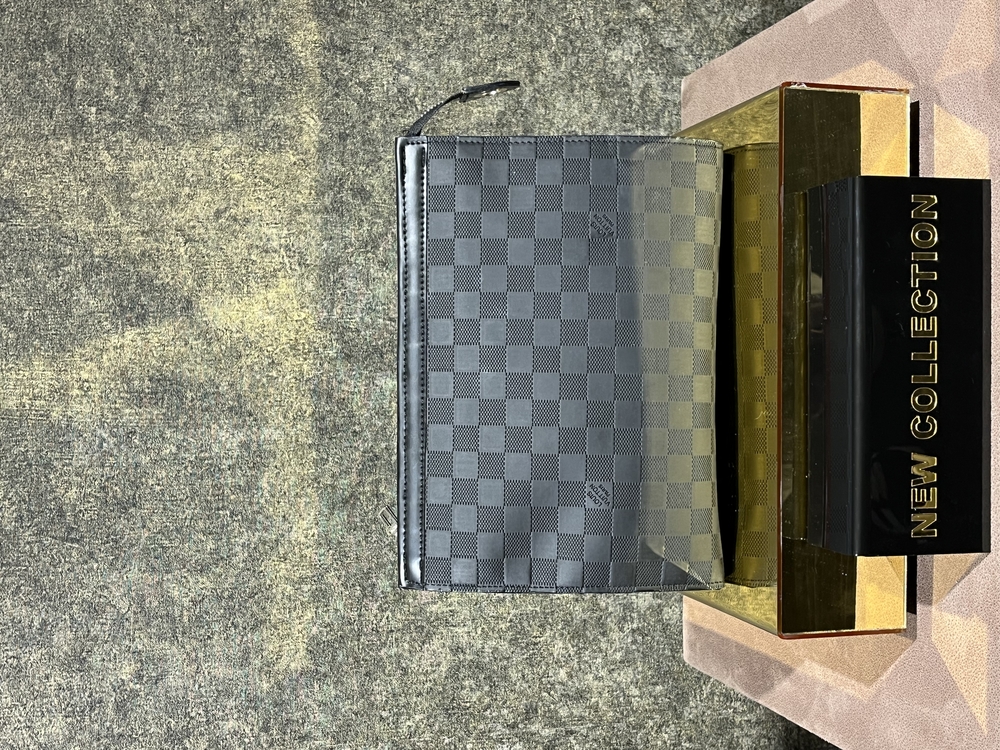 LOUIS VUITTON İTHAL CLUTCH