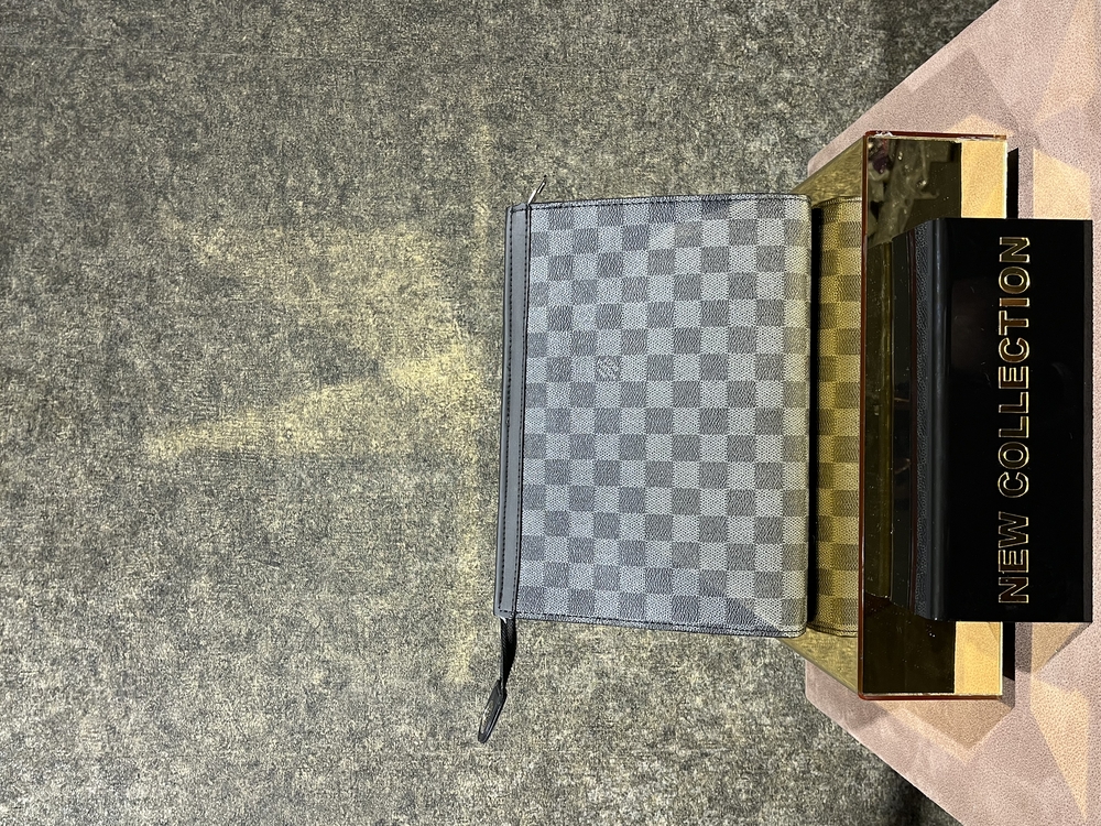 LOUIS VUITTON İTHAL CLUTCH