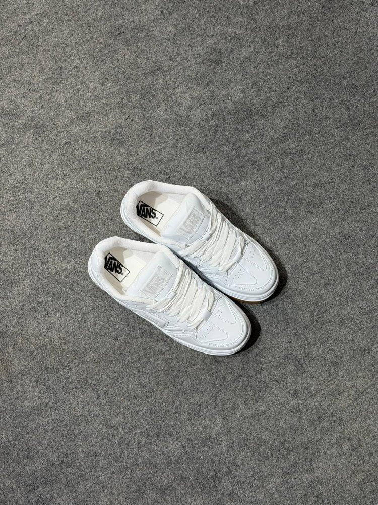VANS UPLAND BEYAZ