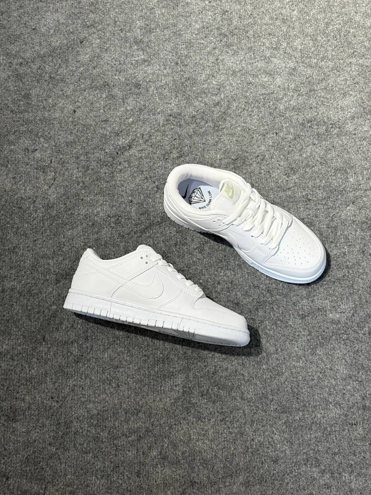 NİKE DUNK LOW BEYAZ