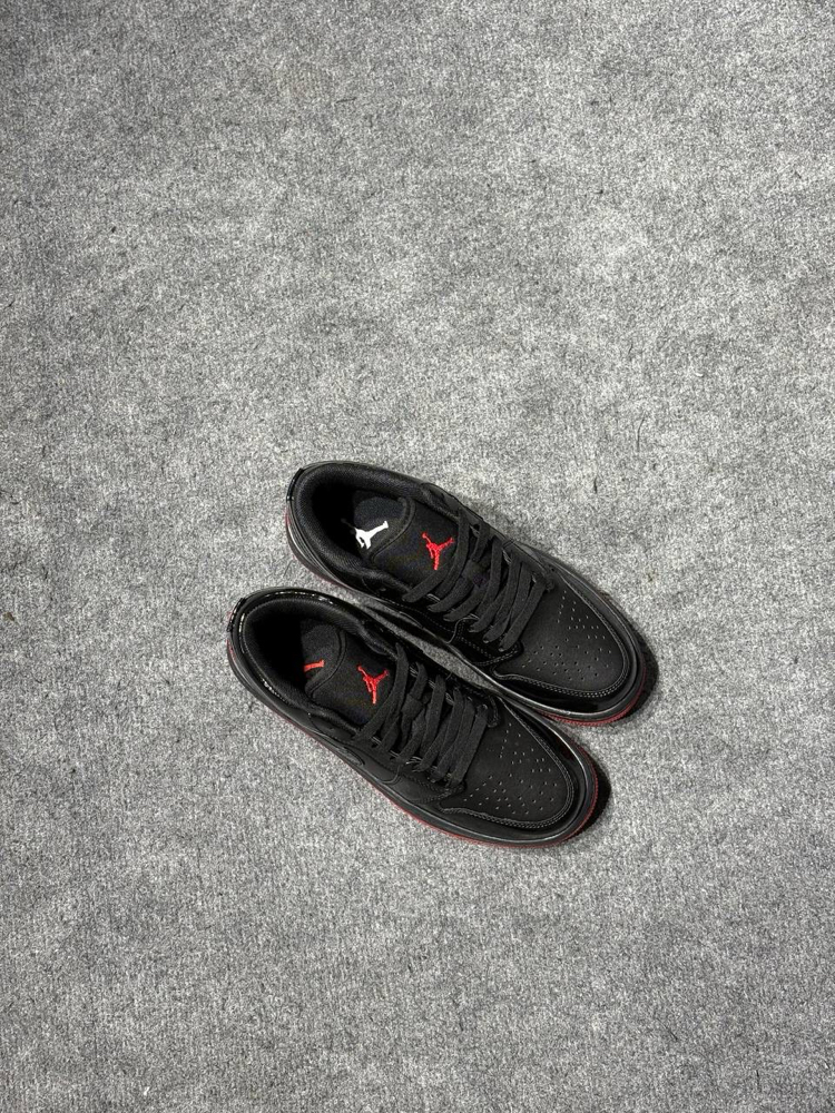 NIKE AIR JORDAN 1 LOW RED BLACK