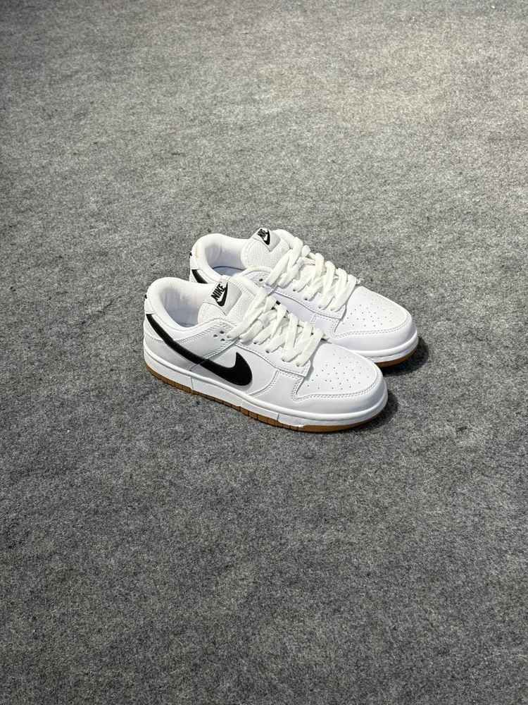 NIKE DUNK LOW WHITE GUME