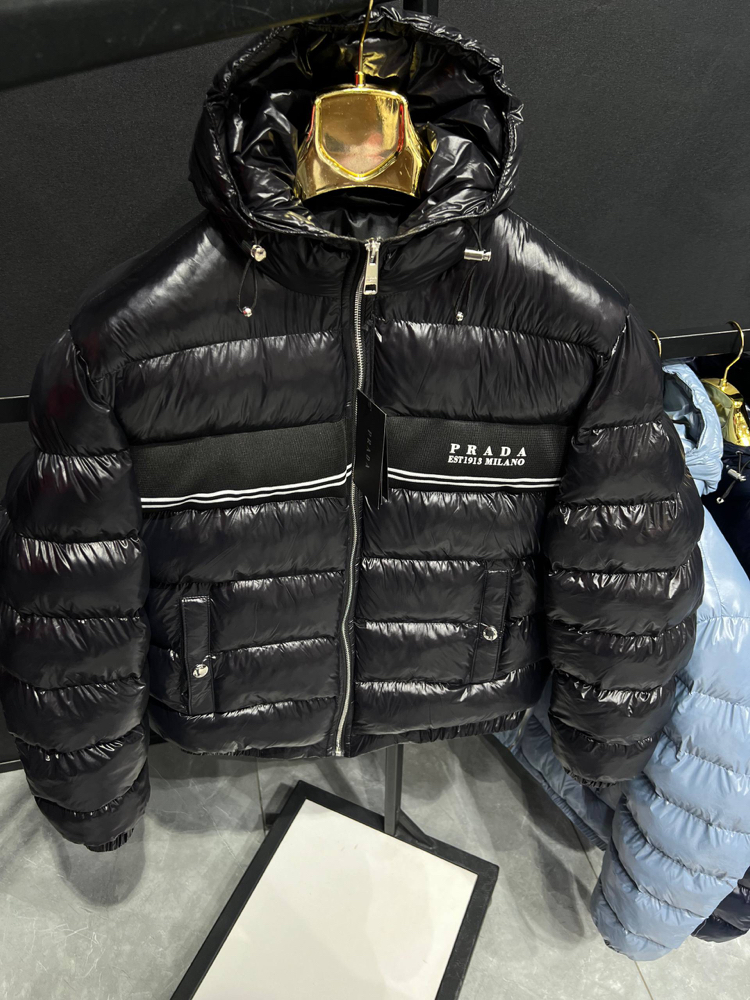 Prada mont siyah