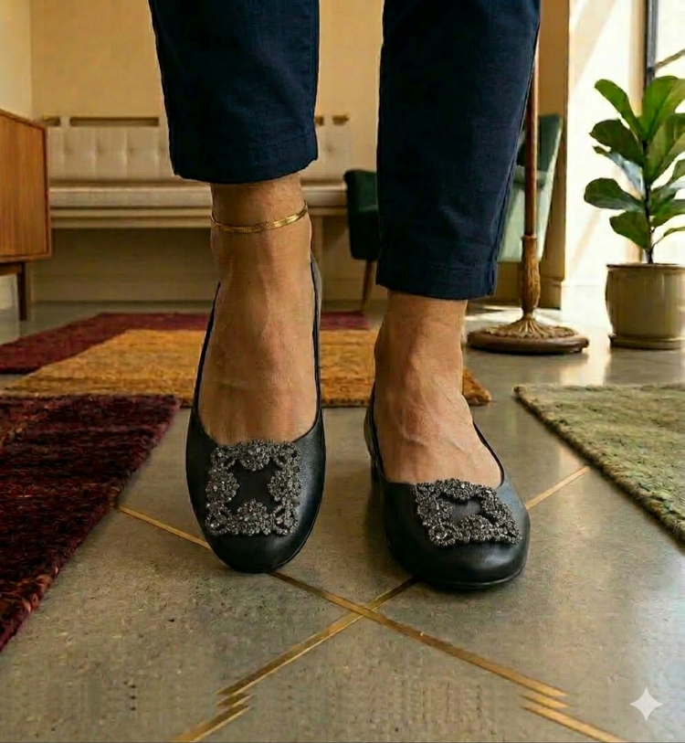 Ürün kodu: Siyah Deri Geniş Yüzlü Babet (ÜRÜN AÇIKLAMASINI OKUMADAN SPARİŞ OLUŞTURMAYIN)