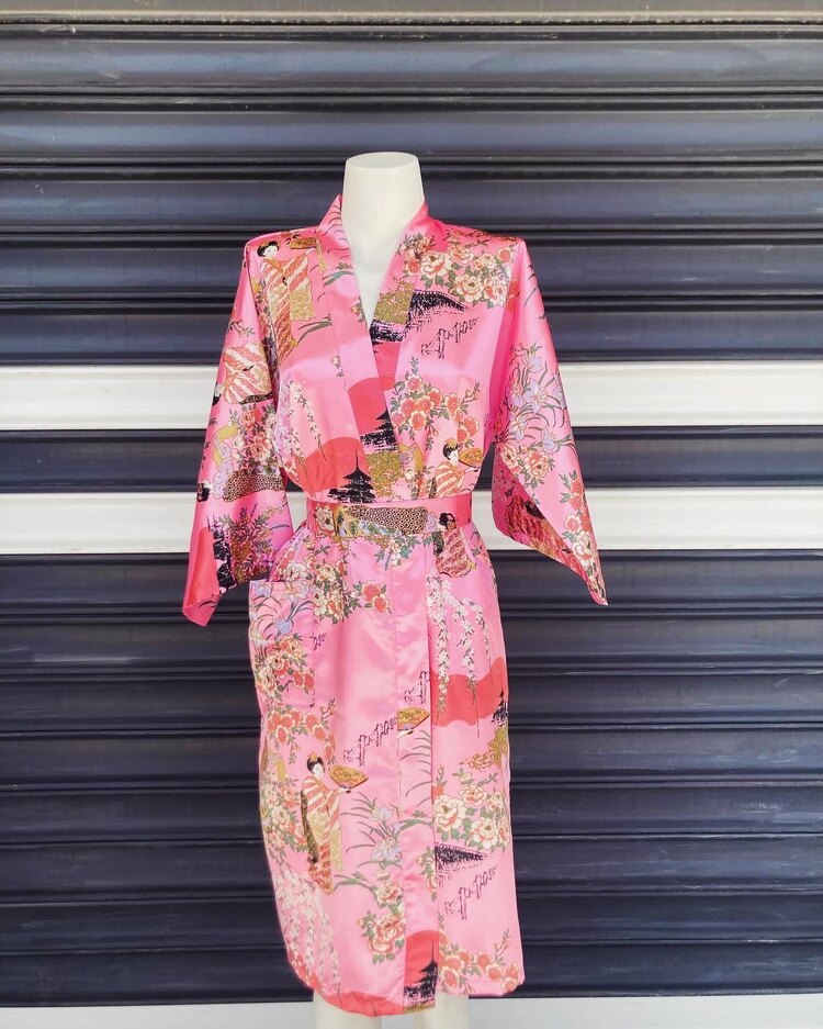 Beli Kuşaklı Pembe Saten Kimono