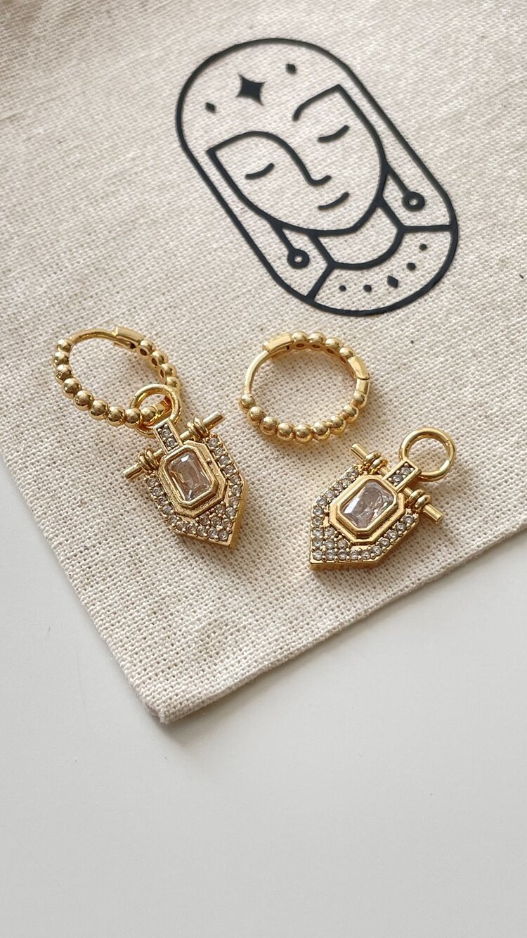 Taşlı Gold Küpe