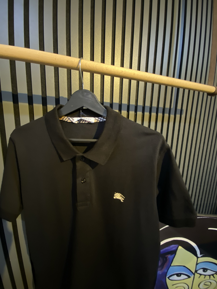 BURBERRY-SİYAH POLO YAKA