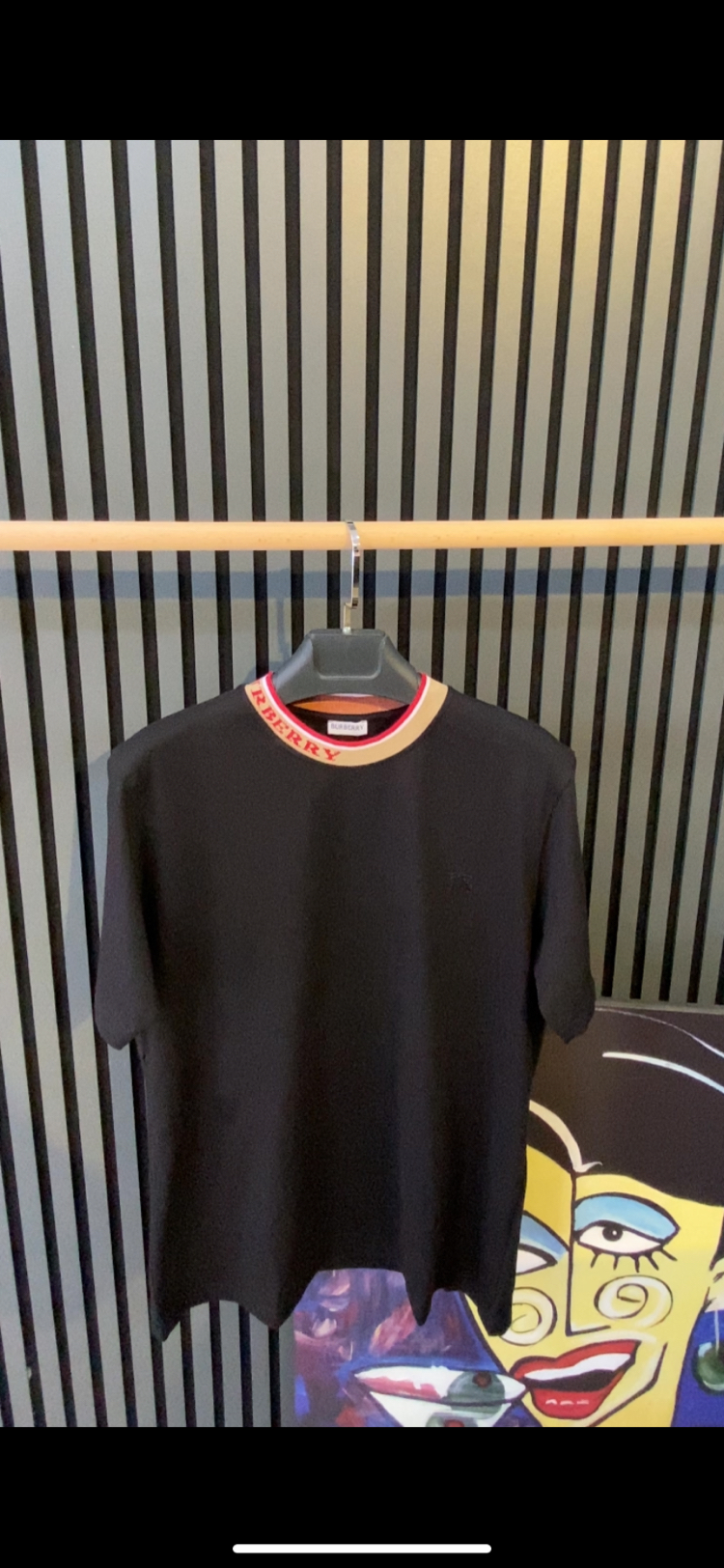 BURBERRY-YAKA DETAYLI TİŞÖRT