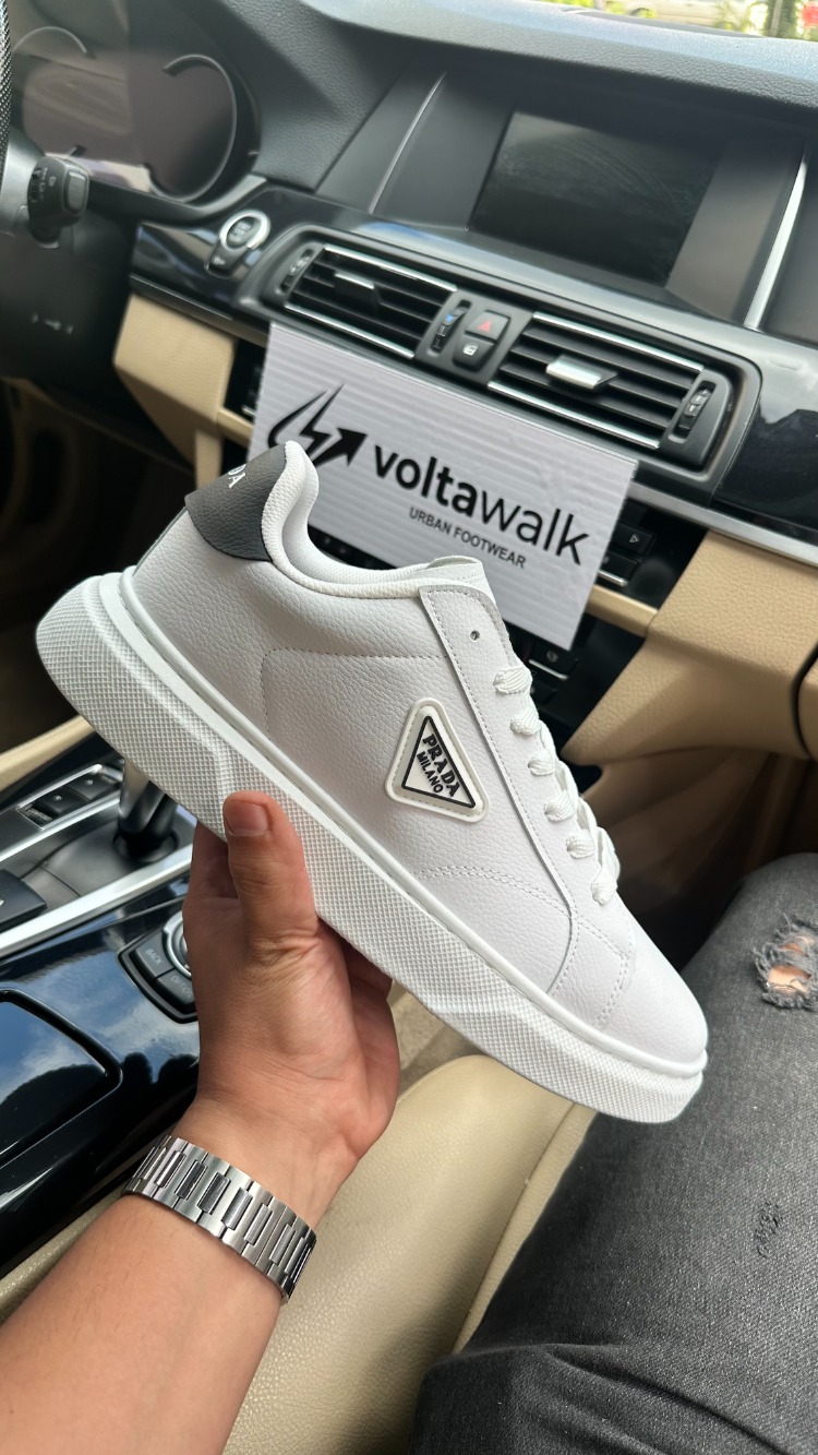 Prada Milano Beyaz Siyah detayli