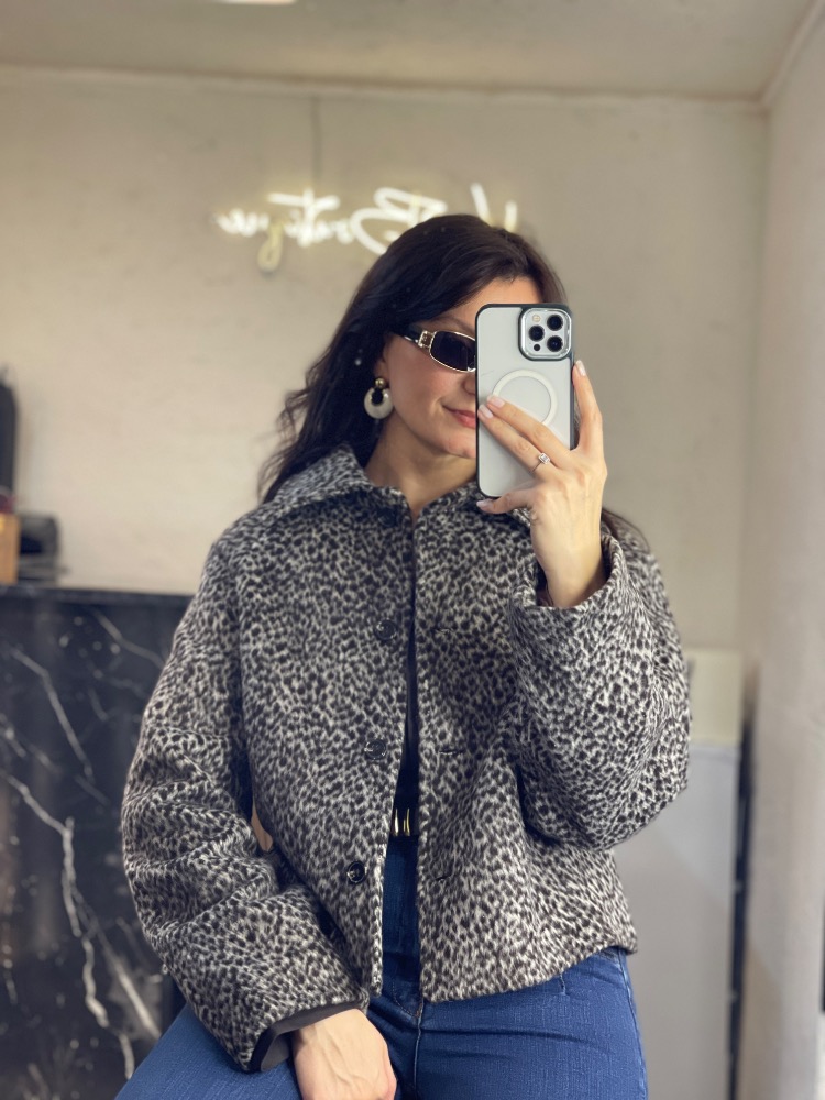 Leopar desenli kısa ceket
