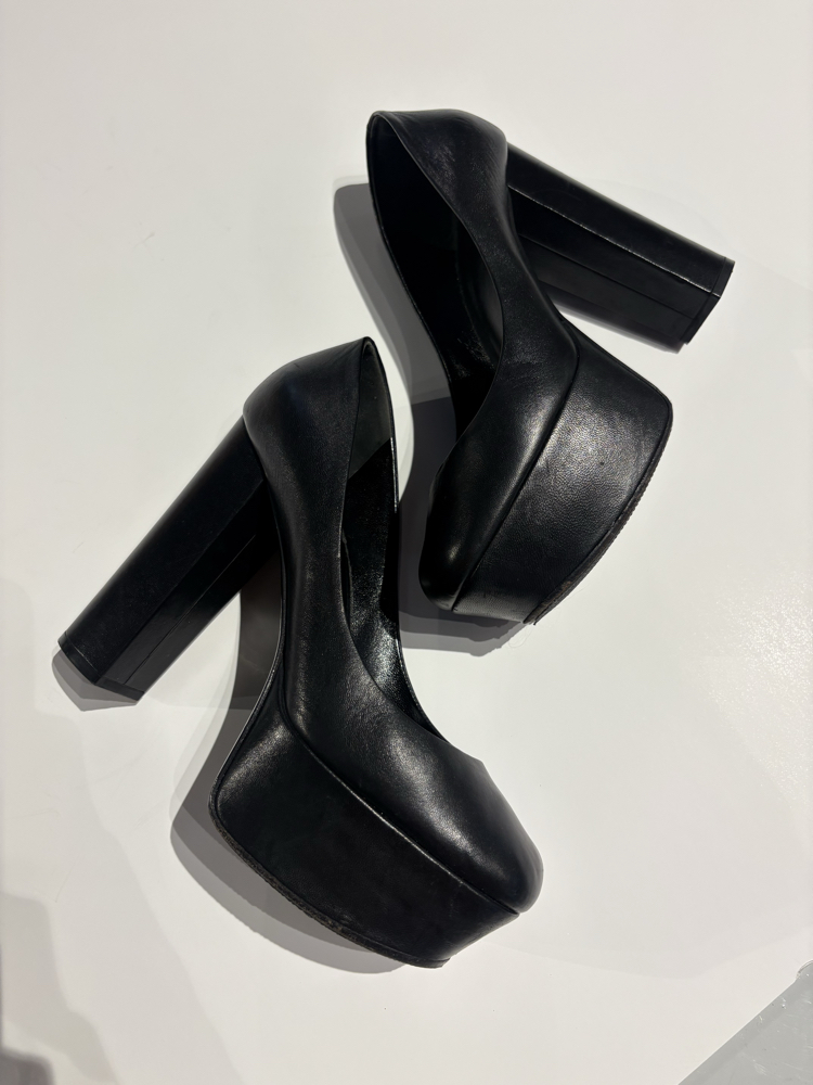 Gucci heels