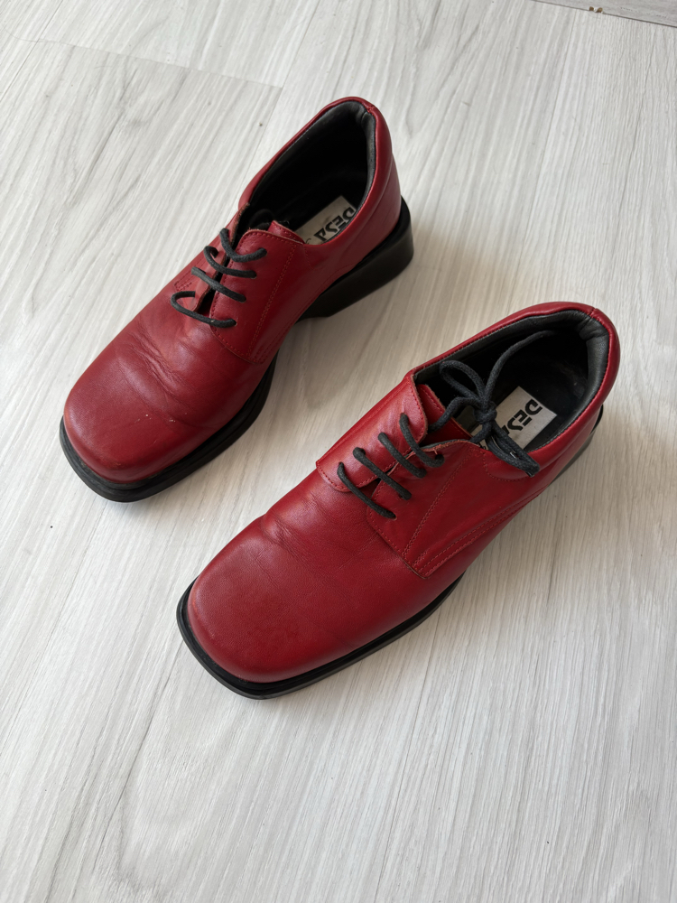 Vintage leather beta shoes