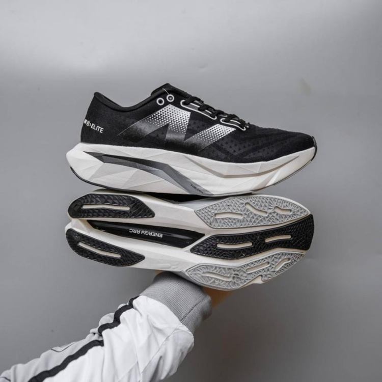 New Balance Elite V4 Black White